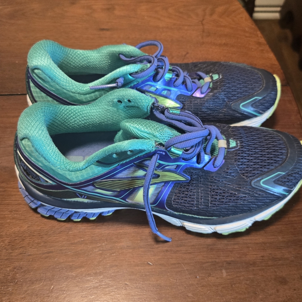 Brooks Ravenna Wonen's Running Shoe - Picture 7 of 10
